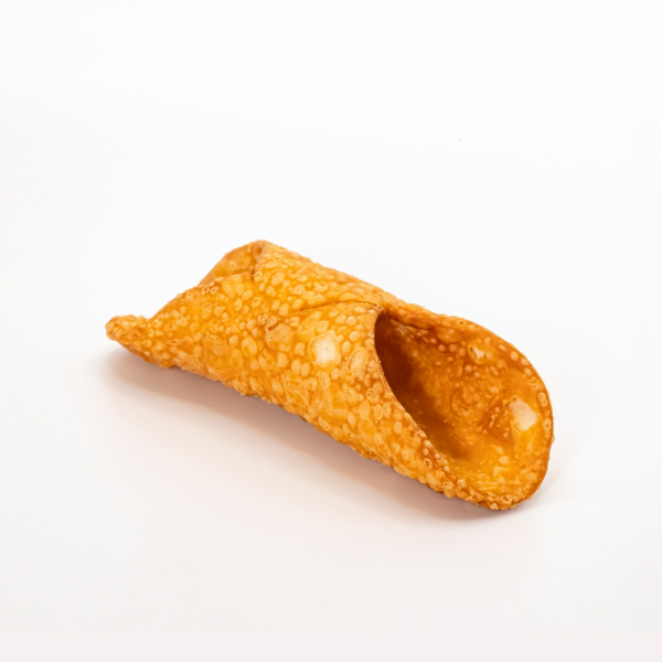 Cannolo siciliano grande con cialda artigianale croccante pronto per farcitura. Venduto da Orobica Food.