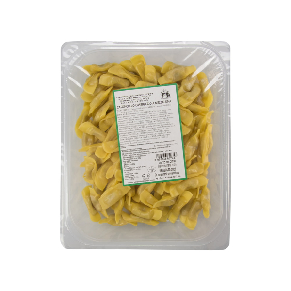 Vaschetta trasparente di casoncelli freschi a mezzaluna, pasta ripiena all'uovo del peso di 1kg. Venduto da Orobica Food.