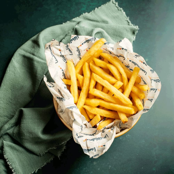 Patate a fiammifero mm.9x9. Collocate in una ciotola da portata. Venduto da Orobica Food.