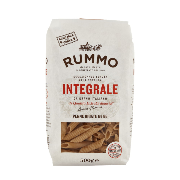 Confezione Rummo di penne rigate integrali n.66 da 500 g, realizzate con grano italiano, ideali per ricette ricche di gusto e fibre. Venduto da Orobica Food.