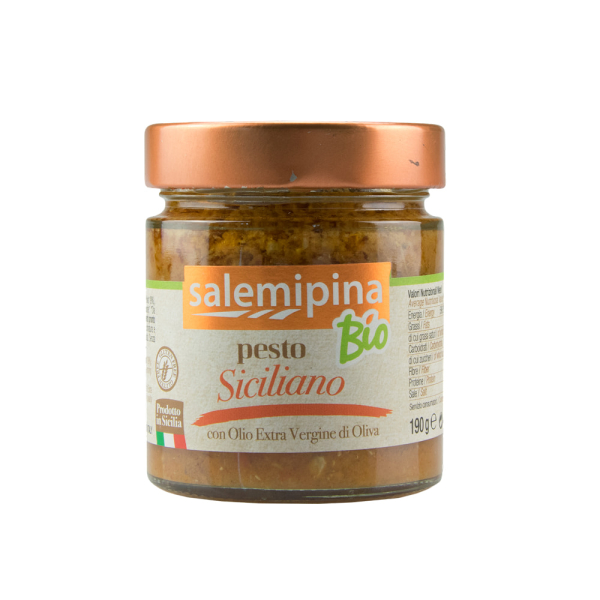 Vasetto di vetro contenente pesto siciliano. Venduto da Orobica Food.