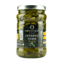 Green pickled cucumbers